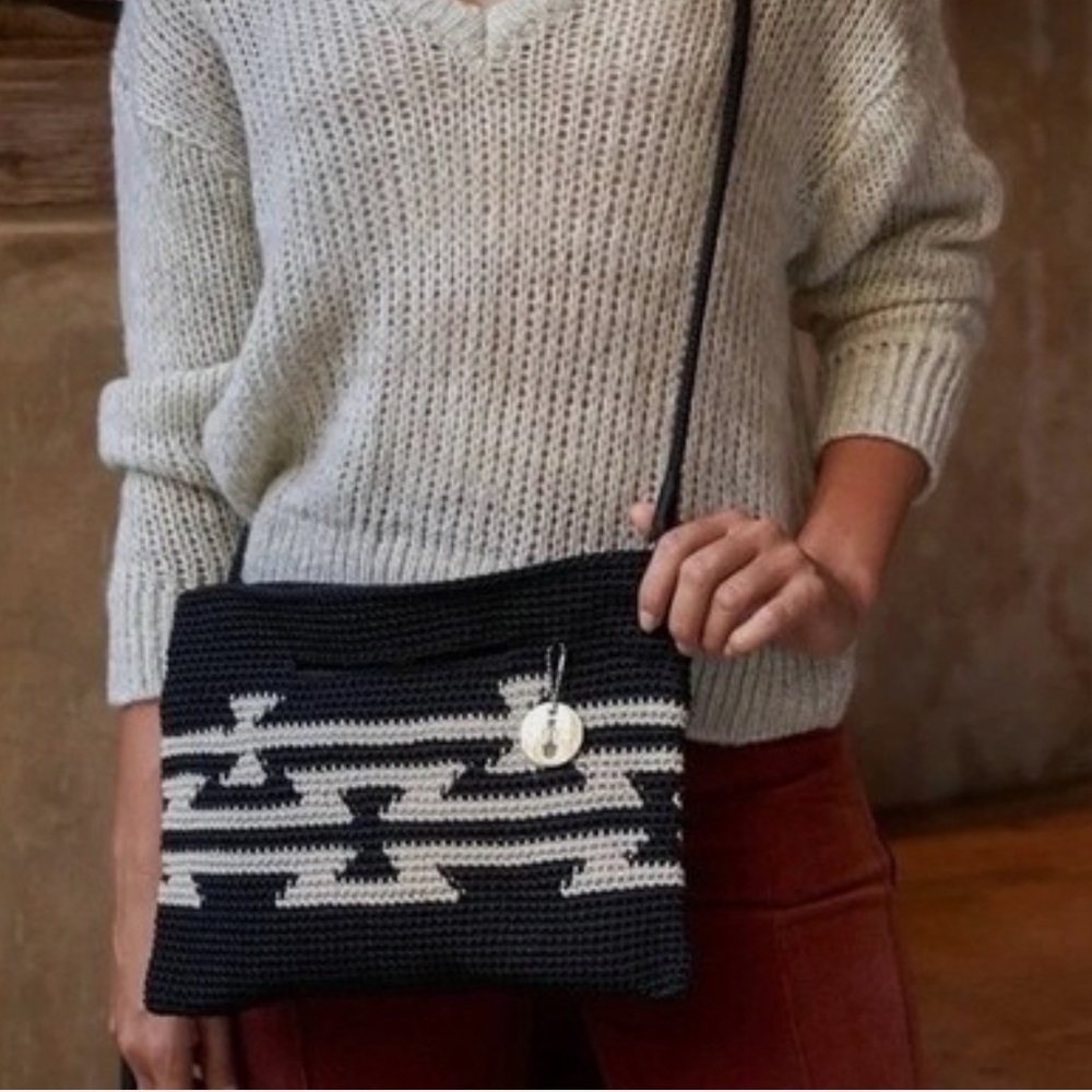 The Sak Linden Crossbody Crochet
Bag Purse Taupe Beige Aztec Pattern
